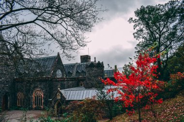 St Conan 's Kirk, İskoçya Kilisesi, İskoçya' nın Argyll ve Bute, Loch Awe bölgesinde yer almaktadır..