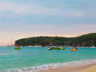 Yunanistan 'ın Parga kenti Syvota yakınlarındaki güzel Valtos plajı.