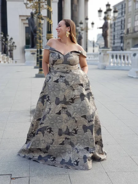 Σκόπια Βόρεια Μακεδονία 2019 Συν Μέγεθος Μοντέλο Ποζάρει Και Ντύνεται — Φωτογραφία Αρχείου