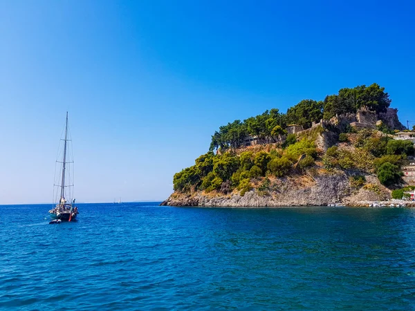 Bella Città Costiera Colorata Parga Grecia Epiro Vacanze Estive Greche — Foto Stock