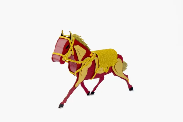 Paard Ambachtelijke Gemaakt Van Karton Uitgesneden Weergegeven Een Geïsoleerde Witte — Stockfoto