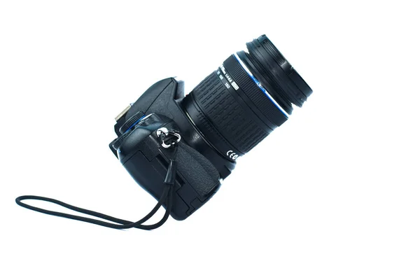 Jeden Digitální Fotoaparát Černé Barvy Připojeným Objektivem Umístěný Bílém Izolovaném — Stock fotografie