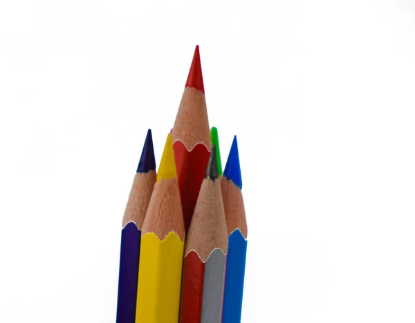 크레용 원형으로 배열되어 연필은 향하고 — 스톡 사진