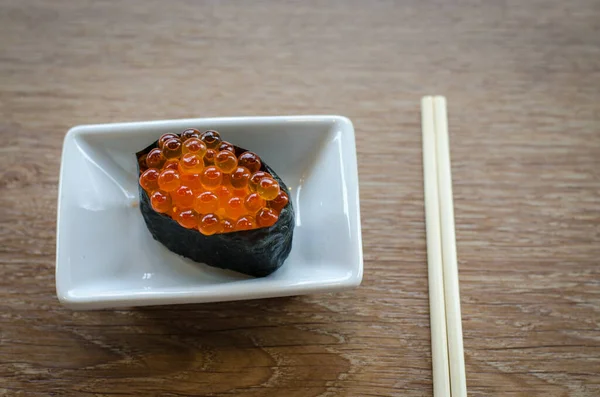 Zalmkuit Sushi Van Zeewier — Stockfoto