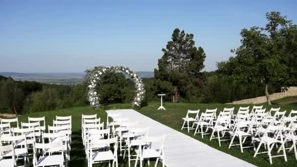 Hermoso Arco Para Una Ceremonia Boda Aire Libre — Vídeo de stock