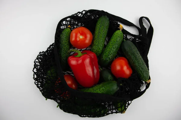 Tomates Pimientos Rojos Frescos Pepinos Verdes Frescos Una Bolsa Comestibles — Foto de Stock