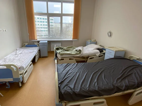 Ein Leeres Bett Einem Russischen Krankenhaus Ohne Geräte Pandemie 2020 — Stockfoto