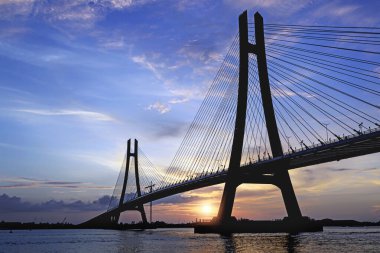 Vam Cong köprüsünde şafak, Can Tho City, Vietnam.