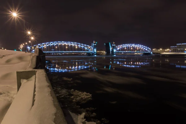 Bolsheokhtinsky bridge, Sankt Petersburg, Ryssland — Stockfoto