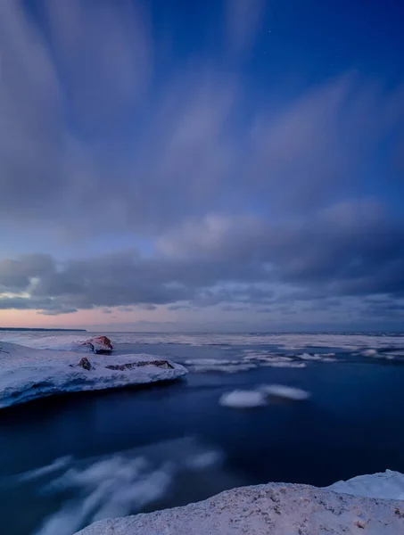 ロシア レニングラード地域ラドガ湖の春氷 — ストック写真