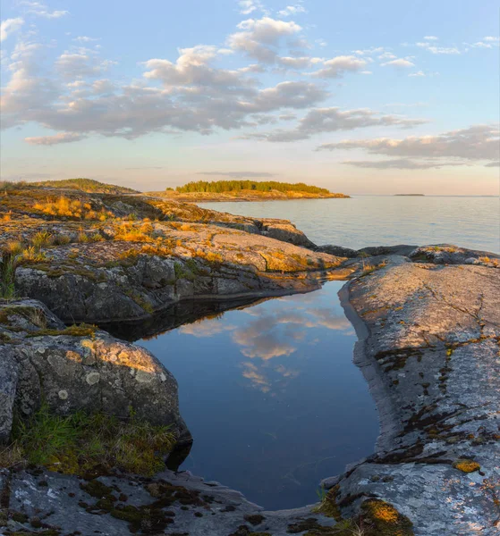 Mattina presto sul lago Ladoga — Foto Stock