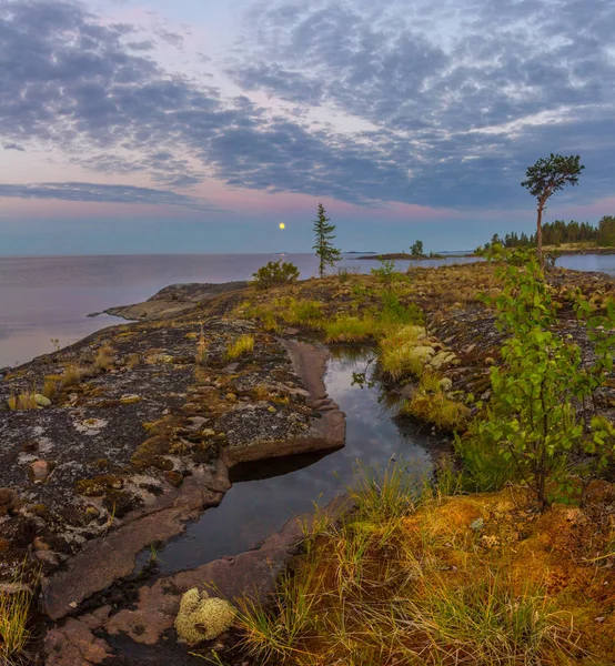 Ladoga Gölü üzerinde beyaz gece — Stok fotoğraf