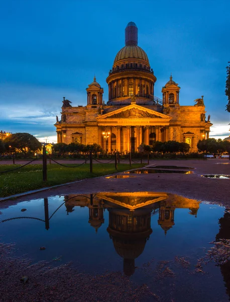 St. isaacs katedral — Stockfoto