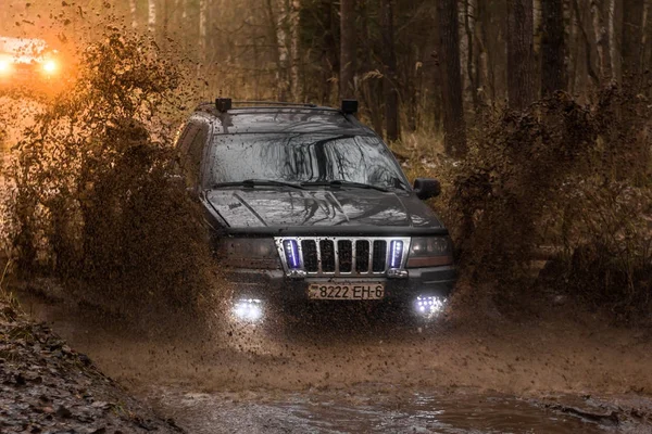 2017 Arkhangelsk Yolu Leningrad Bölge Rusya Offroad Jeep Cherokee Wrangler — Stok fotoğraf