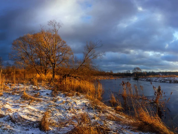 Tosna 川の冬の夜 レニングラード地域 ロシア — ストック写真