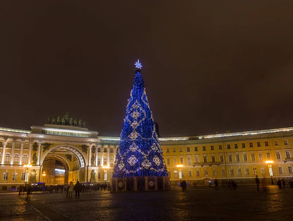 Árvore Natal Praça Palácio São Petersburgo Rússia — Fotografia de Stock