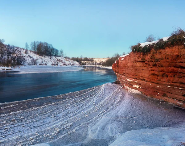 Rocher Sur Rivière Région Leningrad Russie — Photo