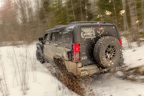 2018 Région Leningrad Carélie Russie Hummer Sur Une Route Enneigée — Photo