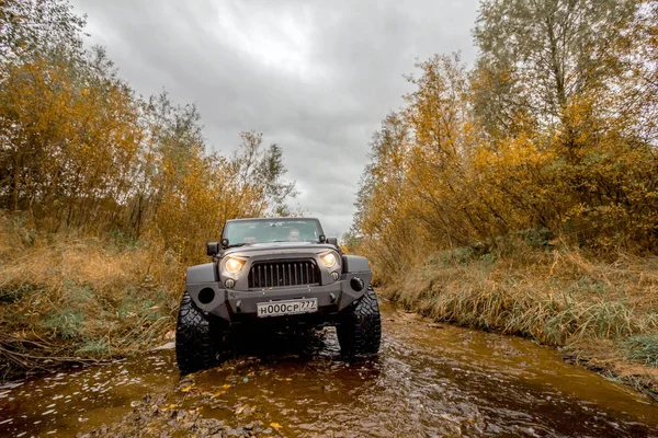 Cañón Del Río Tosna Región Leningrado Rusia Oct 2017 Jeep — Foto de Stock