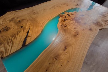 Büyük ahşap masa, güzel modern masa.