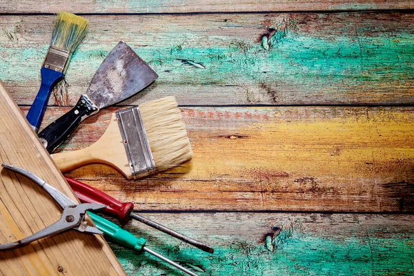 Herramientas sobre fondo de madera con espacio de copia — Foto de Stock