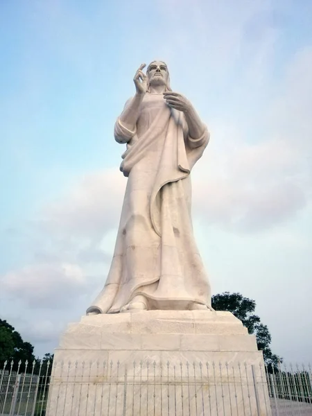 Cristo de LaHabana, Havana 'nın kurtarıcı İsa versiyonu.