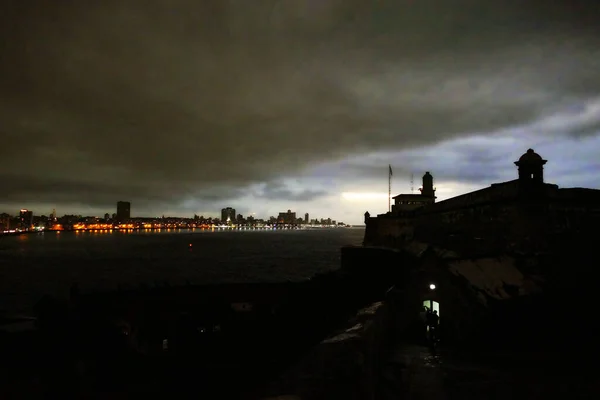 Havana körfezi ve şehri karanlık kapladı, Kazablanka manzarası