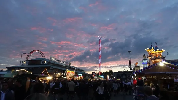 Monachium Niemcy Październik Picie Namiocie Hippodromu Terenie Targów Theresienwiese Oktoberfest — Zdjęcie stockowe