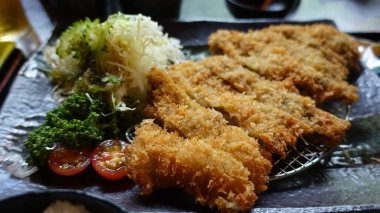 Kızarmış domuz filetosu domuz pirzolası.