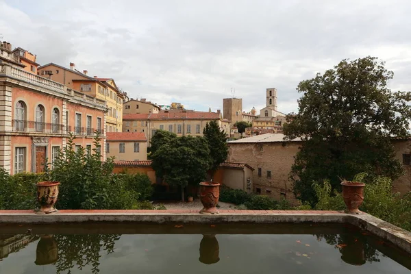 Eğlence parkı şehir enerjisine sahip.