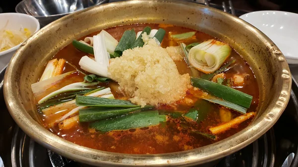 Dakbokkeumtang, haşlanmış baharatlı tavuk, kızarmış tavuk, tavuk, baharatlı, acı, kırmızı biber ezmesi, gochujang, patates, havuç, yumurta