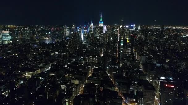 从纽约的平顶城拍摄帝国大厦的航拍镜头 — 图库视频影像