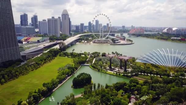 Antenn Trädgårdar Vid Bukten Och Singapore Flyer Marina Reservoar Singapore — Stockvideo