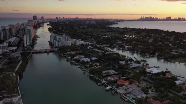 Εναέρια Του Μαϊάμι Παραλία Στο Ηλιοβασίλεμα Florida — Αρχείο Βίντεο