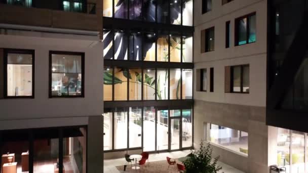 Geceleri Bushwick Brooklyn Deki Modern Apartman Dairesi Resimleri — Stok video
