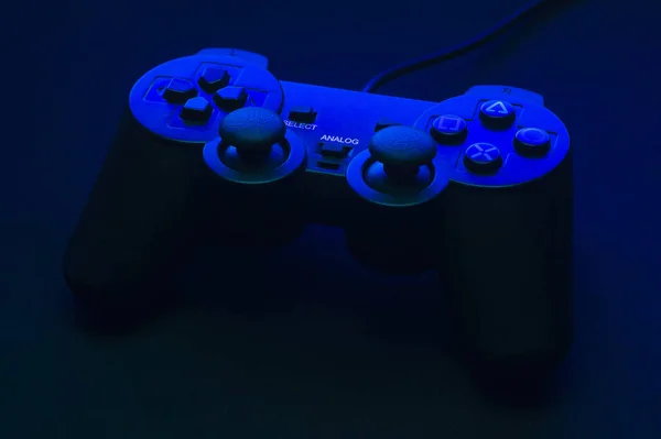 Gamepad Noir Avec Rétro Éclairage Bleu Belles Ombres — Photo