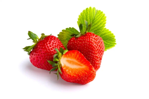 Saftige Und Schöne Erdbeeren Auf Isoliertem Weißen Hintergrund — Stockfoto