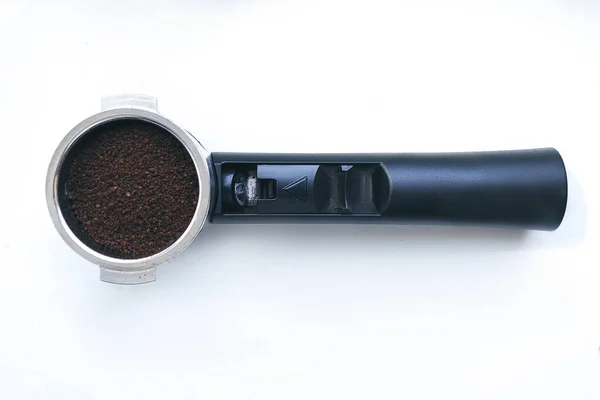 コーヒーマシンのホルダー ホーンエスプレッソコーヒーメーカー コーヒー豆 グラウンドコーヒー — ストック写真
