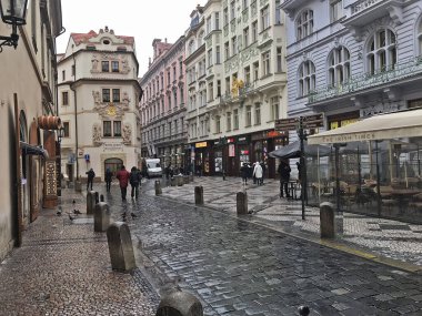 Baharda Prag 'ın bulutlu ve eski merkezi