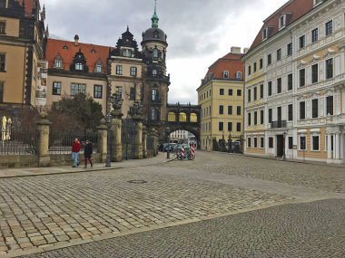 Bahar mevsiminde Dresden sokakları