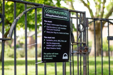 Londra 'da bir park Coronavirus yüzünden kapalı.. 