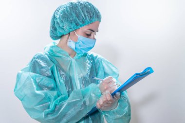 Coronavirus. Hastanede çalışıp koronavirüsle savaşan doktor ve hemşirelere teşekkür ederim. Doktorlar kahramandır. Koruyucu giysili ve maskeli doktorlar hastalığın tedavisini arıyorlar.. 