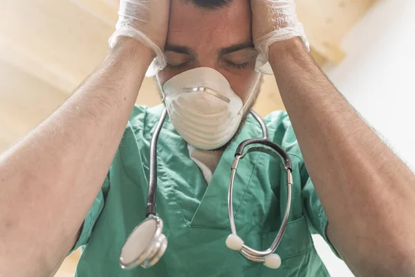 Coronavirus Pandemie Moe Van Uitgeputte Arts Lange Dienst Vechten Tegen — Stockfoto