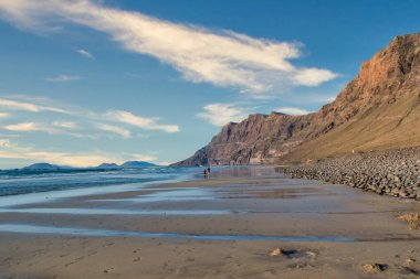 Beach Famara lanzarote adaları kanaryası