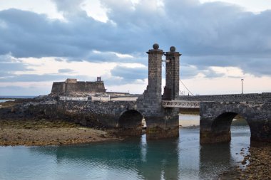Arrecife, Lanzarote, İspanya, Castillo de San Gabriel manzaralı