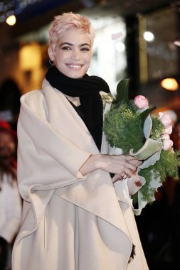 İtalyan şarkıcı Elodie