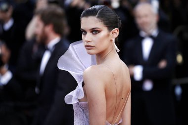 Sara sampaio model