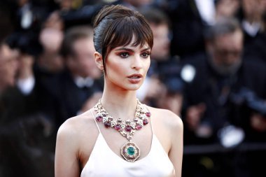 Emily Ratajkowski model