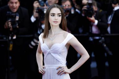 Aktris Lily Collins 