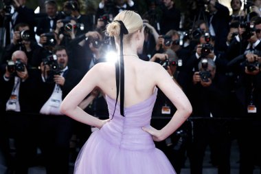 Oyuncu Elle Fanning
